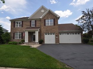 2360 Stonybrook St, Wauconda, IL 60084