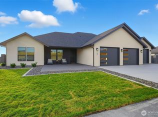 57 Columbia Bluff Ln, Pasco, WA 99301
