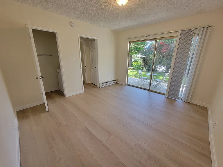 13531 Wyandotte St #9 — Photo 6