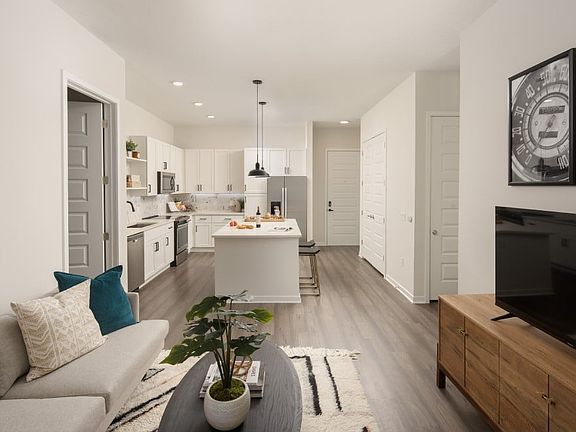 3rd image of 1223 E Plant St #4327360