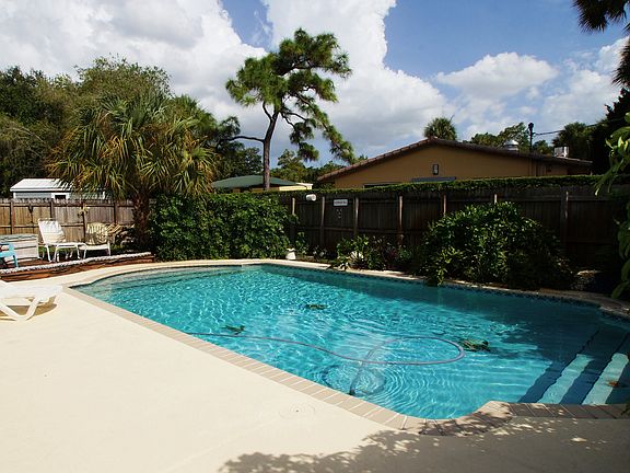 3rd image of 4290 NW 9th Ct