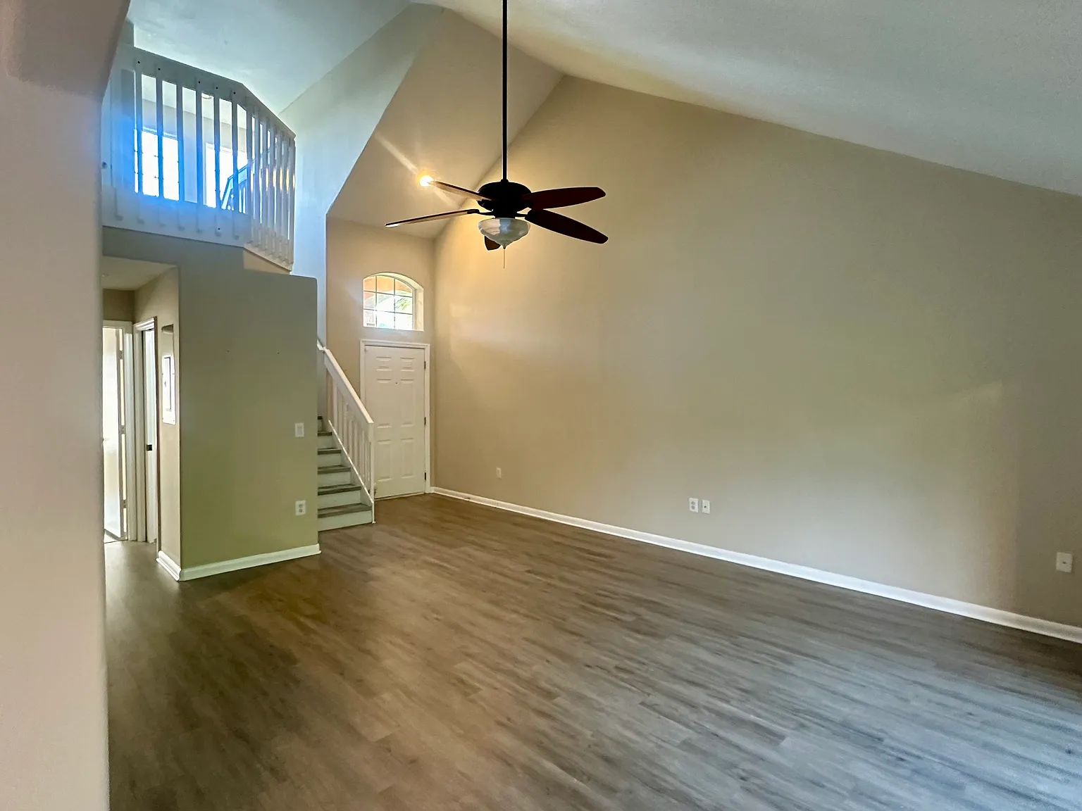 3 bed, 2.5 bath, 1388 sqft, $2,280 — Photo 4