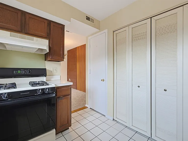 52 Rosewood Dr #52 — Photo 17