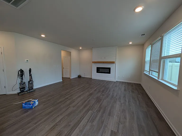 3030 Eastcott Ave — Photo 23
