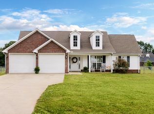 525 Cloverleaf Cir, Killen, AL 35645