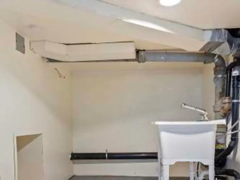 1104 W Highland St — Photo 18