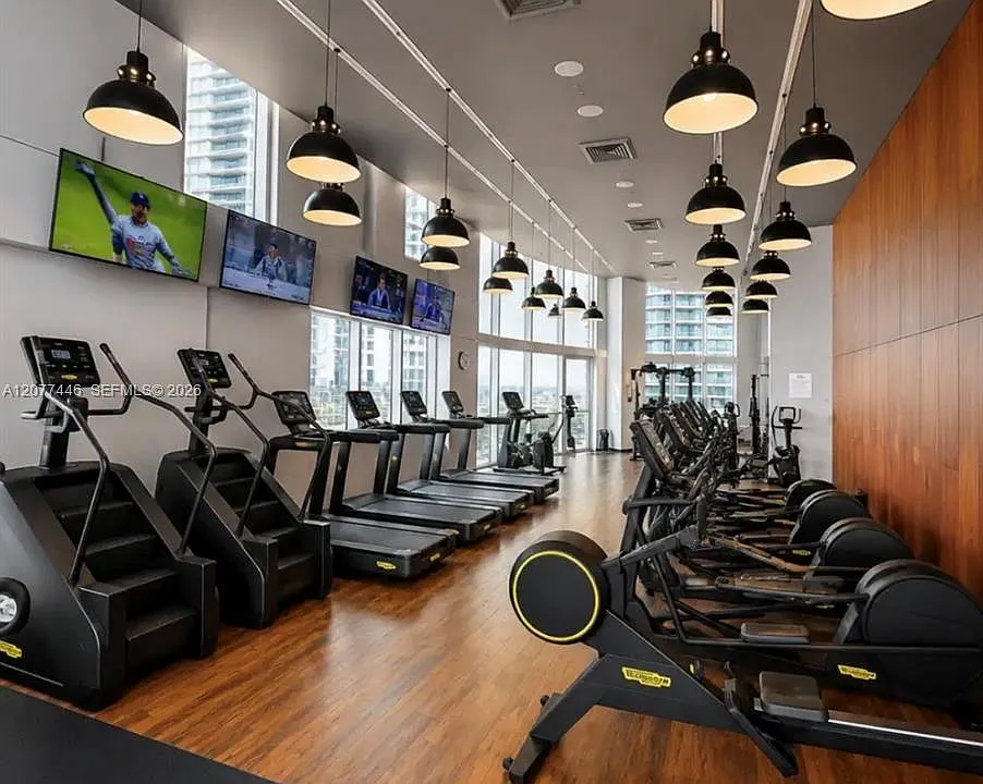 1300 Brickell Bay Dr #1300
