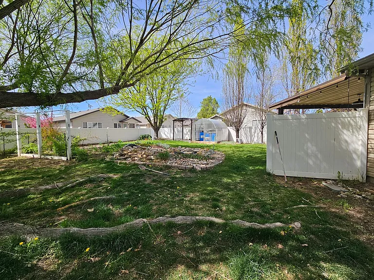 743 N Haworth Cir — Photo 10
