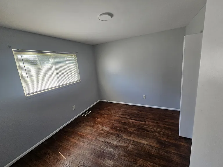 1534 E George Ave — Photo 6