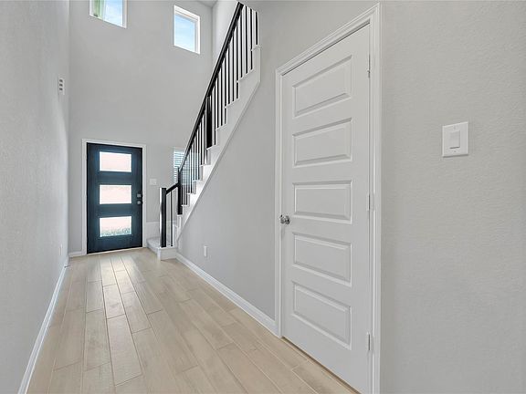 3rd image of 420 Sunrise Rnch