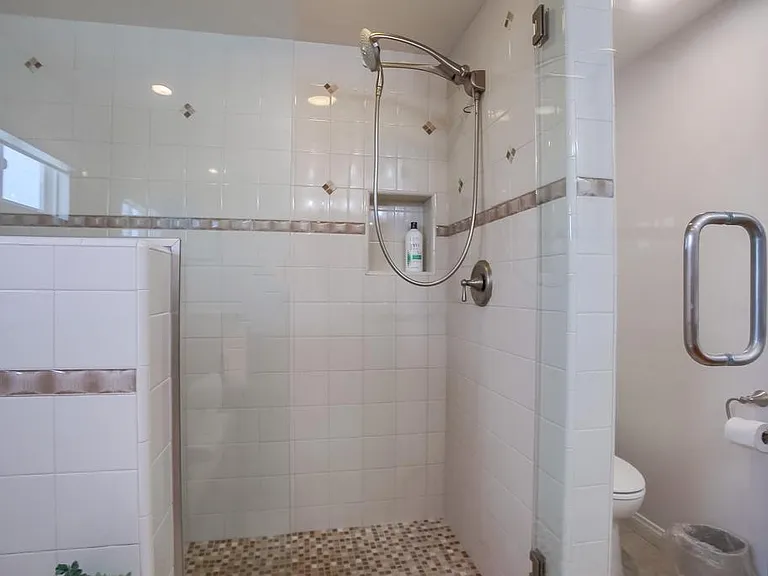 819 Ostend Ct — Photo 24