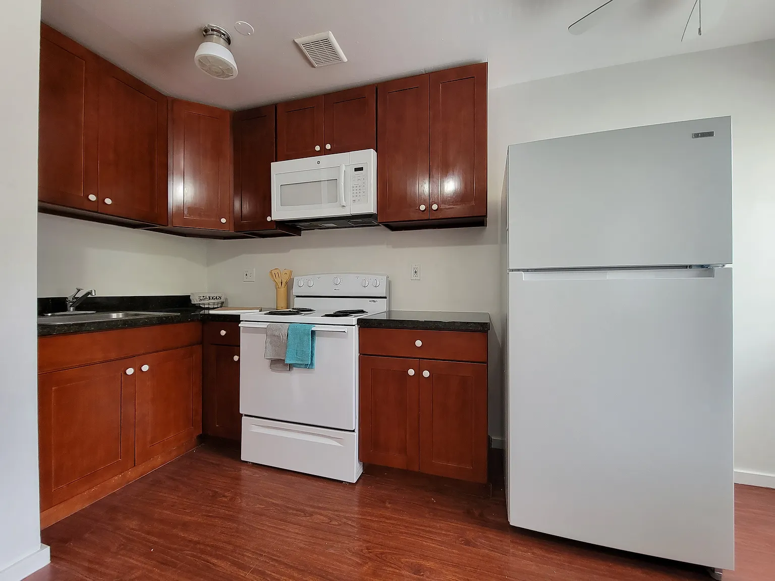 1 bed, $1,350 — Photo 4