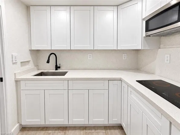 4050 Golden Gate PKWY #219, NAPLES, FL 34116