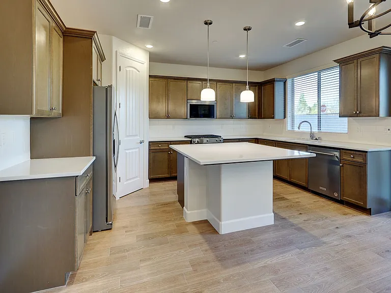 8660 N Haring Dr — Photo 5
