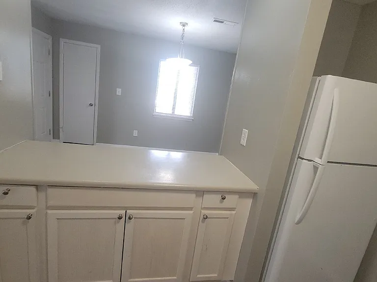 906 Candlewood Dr NW #C — Photo 8