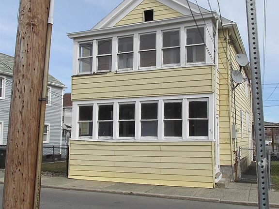 4th image of 44 Sargent St
