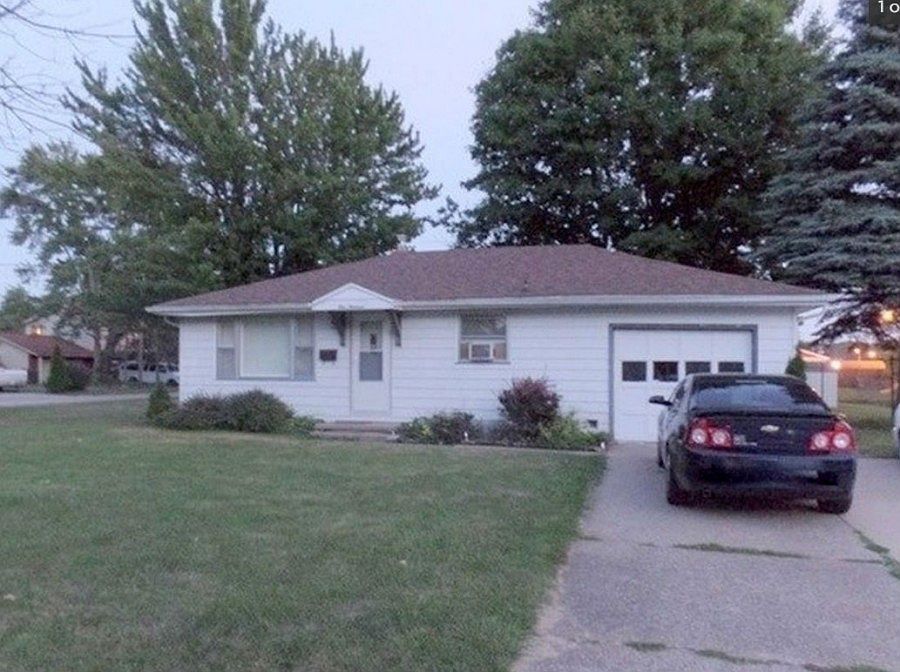 1st image of 119 E Carlton Ave