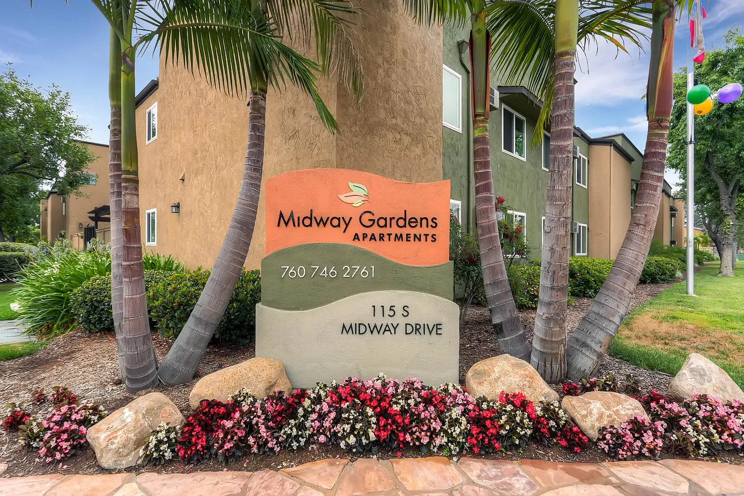 Midway Gardens Apartments — Photo 1