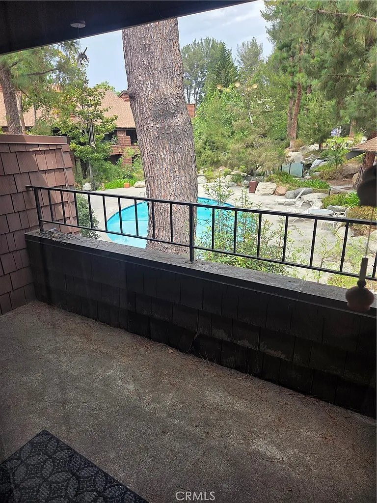 2 bed, 980 sqft, $3,000 — Photo 2