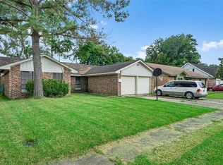 4910 Honeysuckle Ln, Pasadena, TX 77505