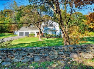 280 Birdsall Dr, Yorktown Heights, NY 10598