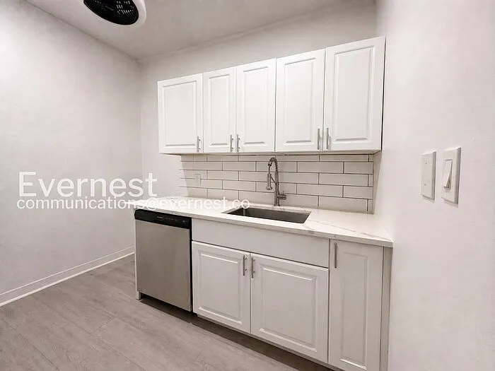 2440 Callow Ave #3 — Photo 8