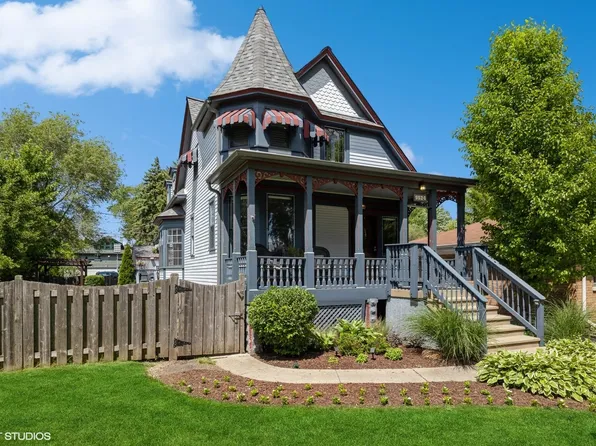 9524 Jackson Ave, Brookfield, IL 60513