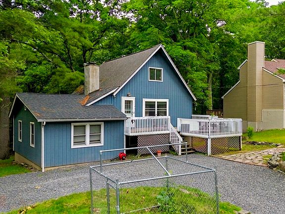 2nd image of 204 Mountain Lake Dr