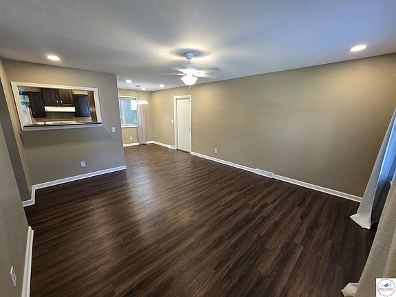 4th image of 805 S 6th St. Terrace