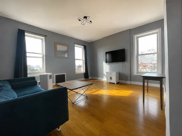 99 Albany Avenue image 1 of 11