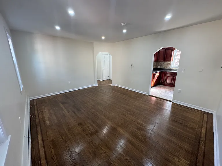 1054 Lydig Ave #2 — Photo 6