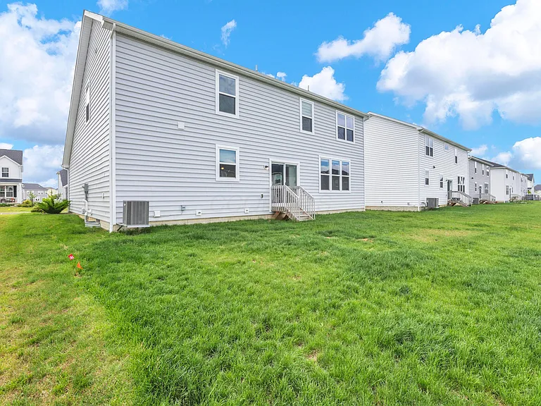 241 Sunstone Ln — Photo 49