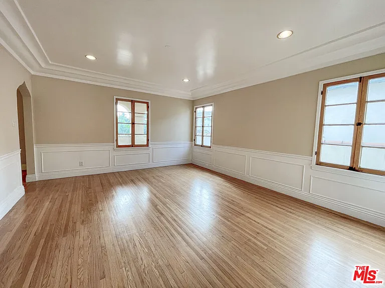 219 S Hamilton Dr #2 — Photo 8