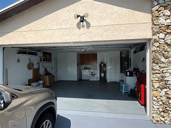 4th image of 1620 Foxbower Rd