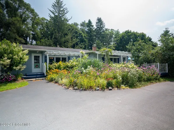 1534 Van Hoesen Road, Castleton On Hudson, NY 12033