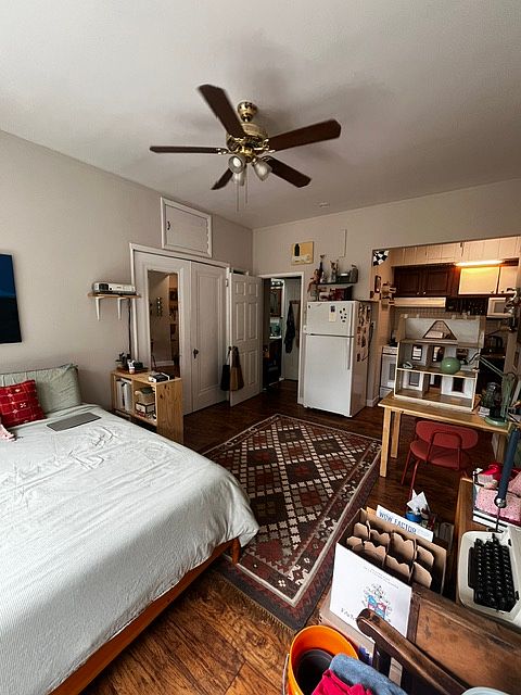 1st image of 3015-25 N Milwaukee Ave #212