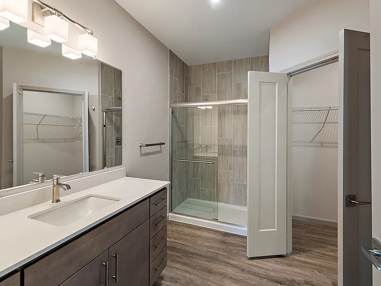 19Nineteen Promenade — Photo 112