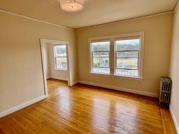 4th image of 2715 Cabrillo St #307