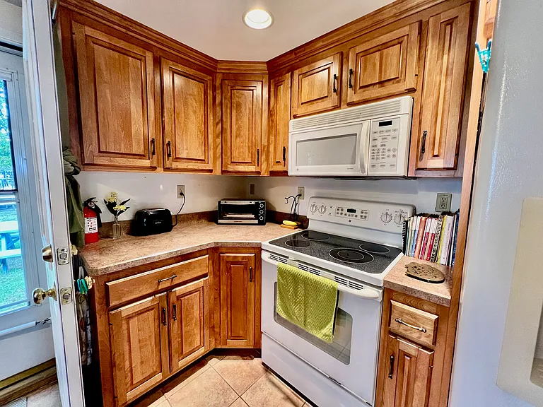 28 Kelsey Rd — Photo 5
