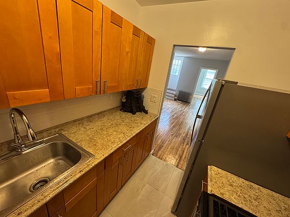 4th image of 114 W 116th St APT 2