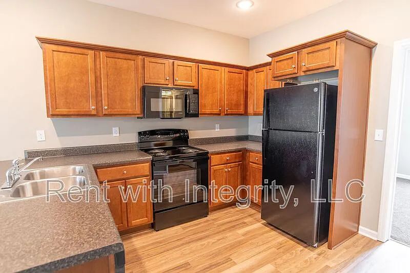 3 bed, 3.0 bath, 1280 sqft, $1,495 — Photo 4