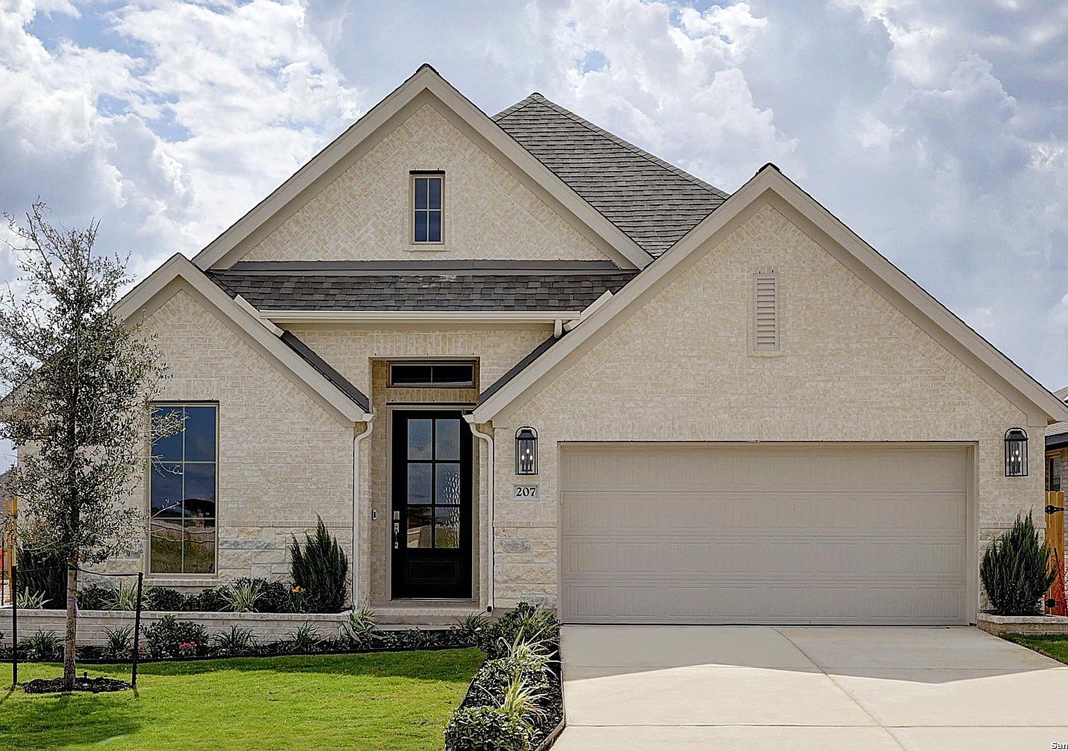 207 Spanish Oak, Castroville, TX 78009 | Zillow
