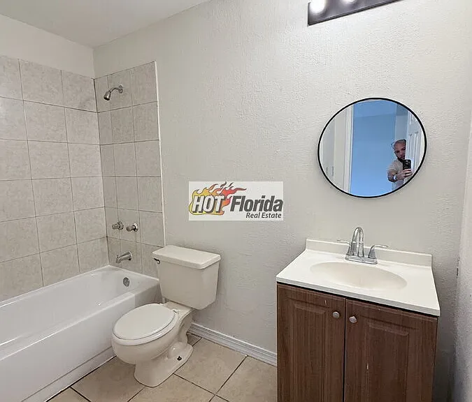 172 E Rainbow St — Photo 6