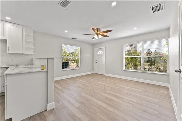 2 bed, 1.0 bath, 850 sqft, $1,850 — Photo 2