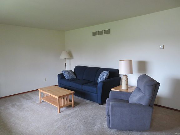 5th image of 93 Greenway Dr