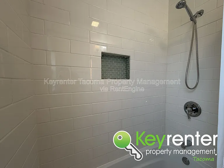 1047 S Rochester St — Photo 11
