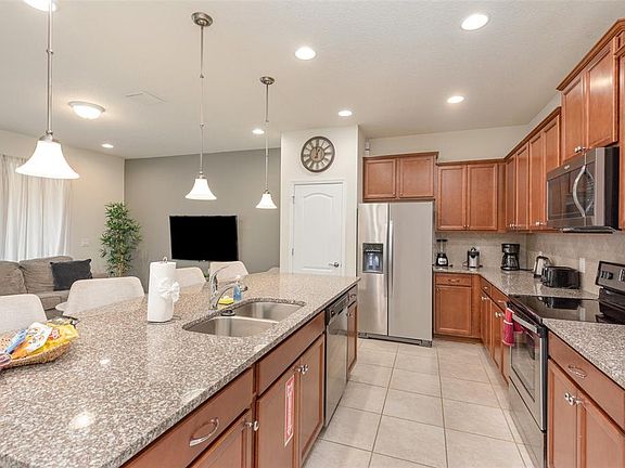 5th image of 9025 Rhodes St