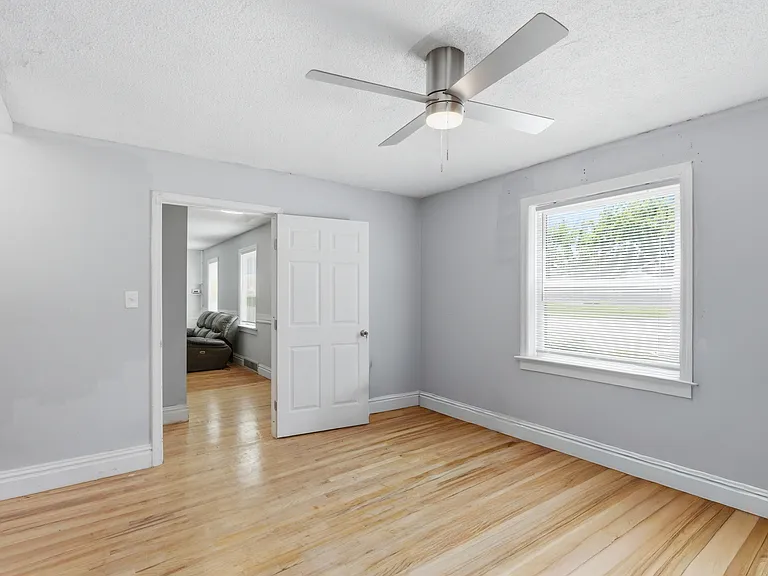 1330 S New Florissant Rd — Photo 15