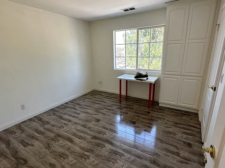 607 E Newmark Ave #B — Photo 10
