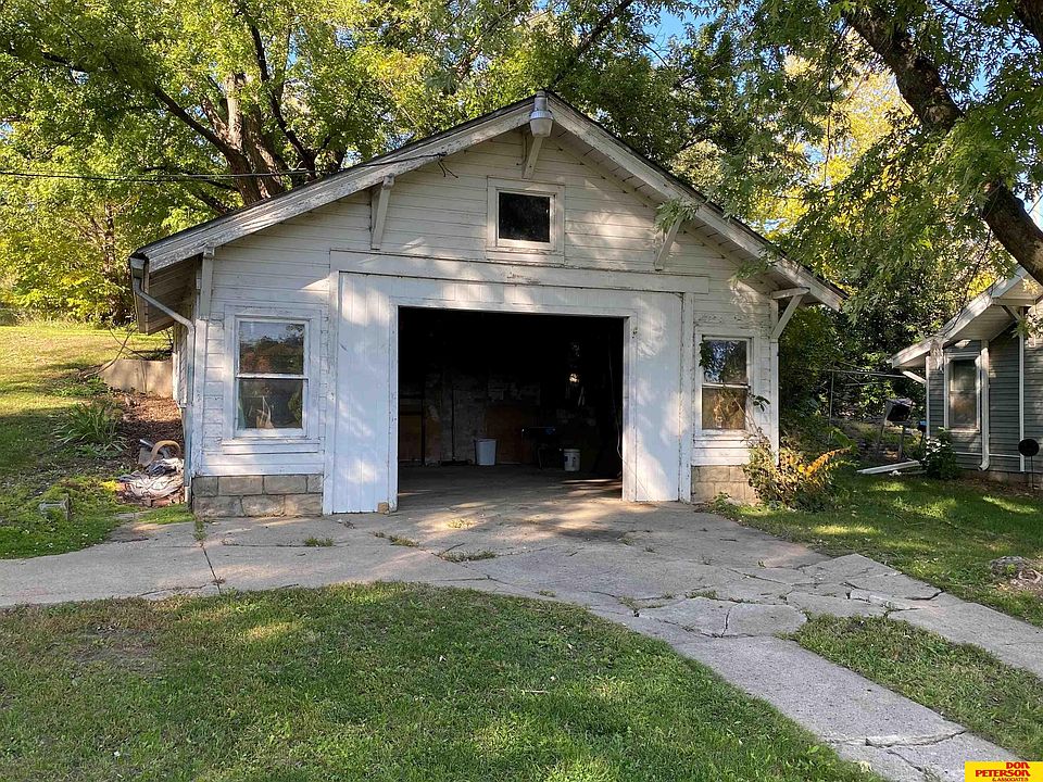 2nd image of 1716 L St